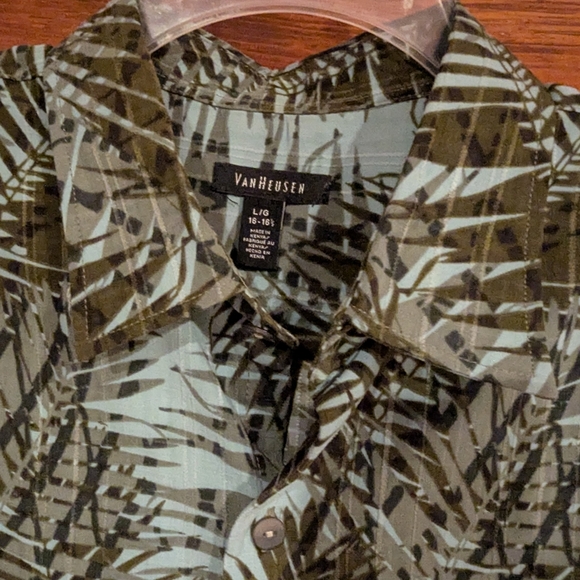Van Heusen Green and Black Casual Button Down Shirt - Picture 3 of 5